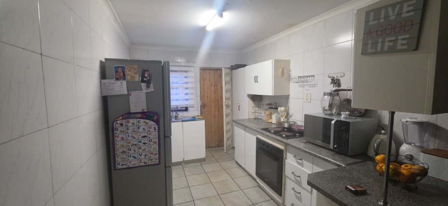 2 Bedroom Property for Sale in Geelhoutpark North West